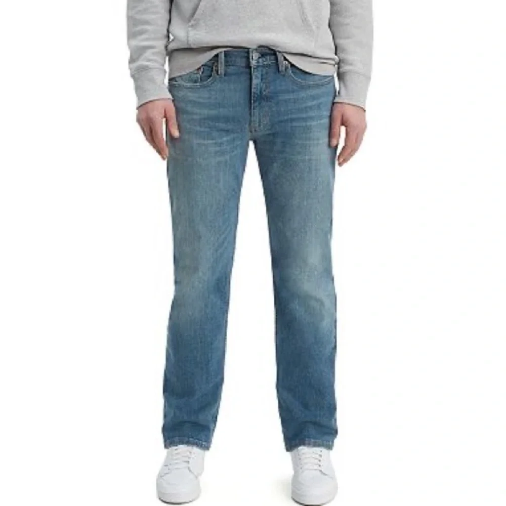 (B51) Signature Levi’s Strauss Regular Fit Flex Performance Jeans, Sz 33/30, NWT